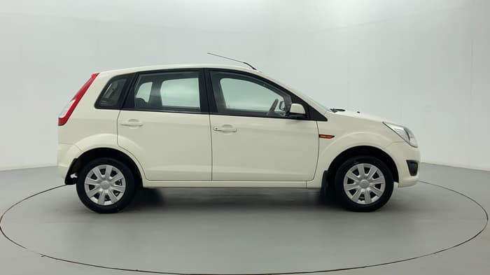 2015 Ford Figo 1.2 EXI DURATEC, Petrol, Manual, 20,293 km, Right Side View