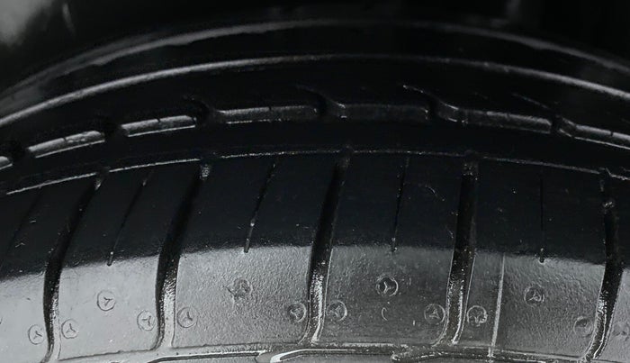 2017 Maruti Ciaz DELTA 1.4 VVT, Petrol, Manual, 44,536 km, Left Rear Tyre Tread