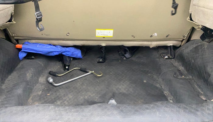 2018 Mahindra TUV300 T8, Diesel, Manual, 49,539 km, Boot Inside