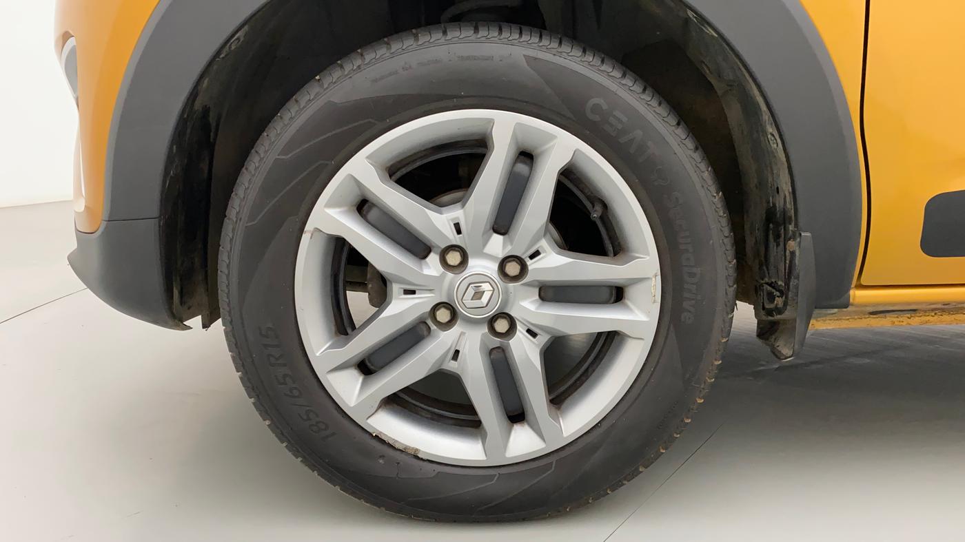 2022 Renault TRIBER RXZ AMT, Petrol, Automatic, 7,135 km, Left Front Wheel