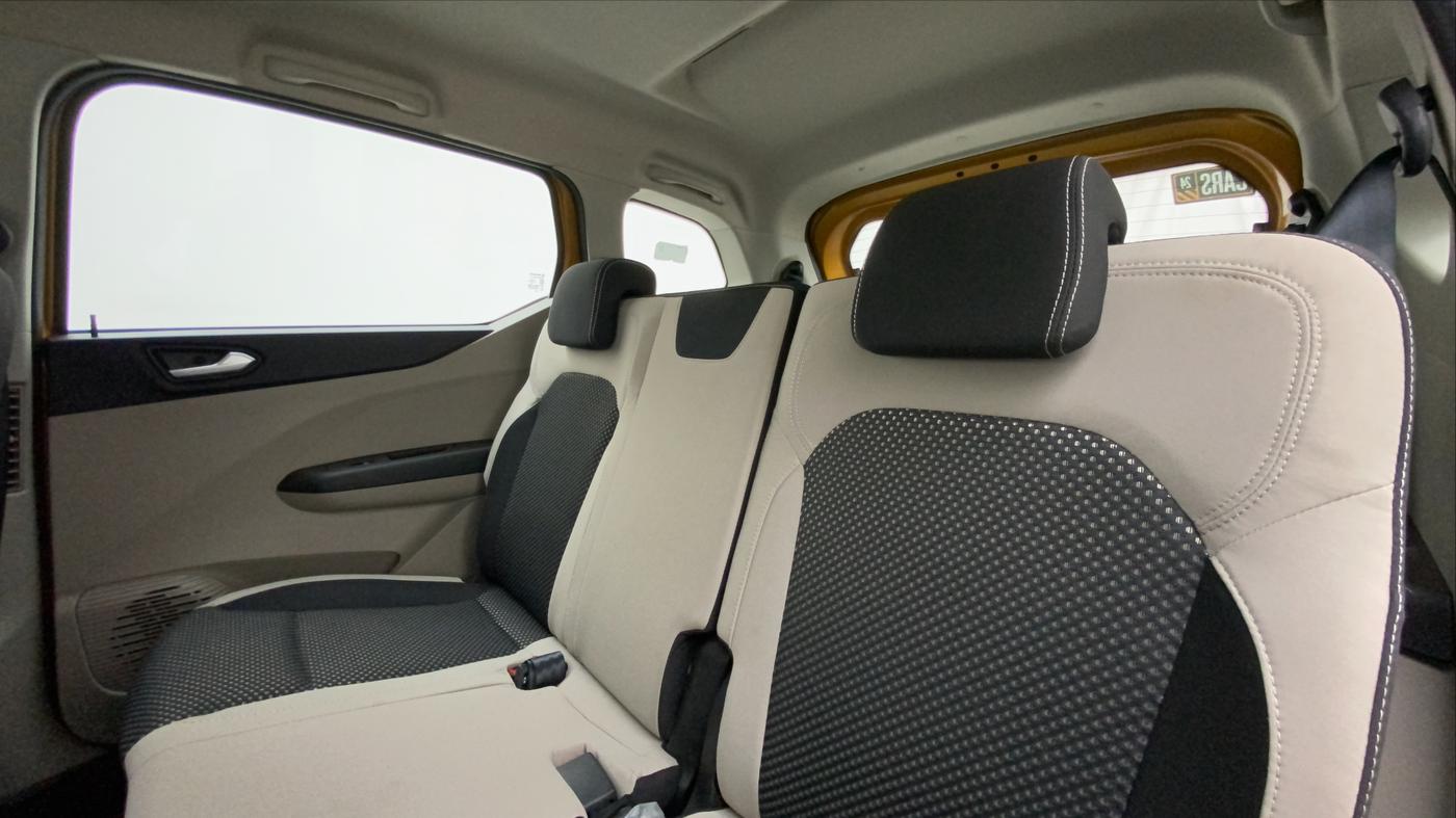2022 Renault TRIBER RXZ AMT, Petrol, Automatic, 7,135 km, Right Side Rear Door Cabin