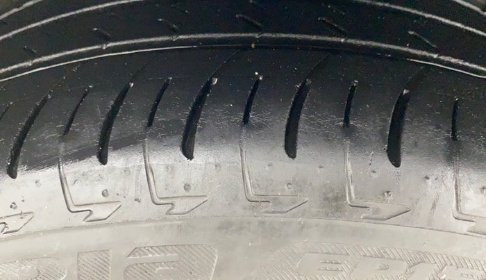 2018 Ford Ecosport TITANIUM + 1.5L DIESEL, Diesel, Manual, 1,32,410 km, Left Front Tyre Tread