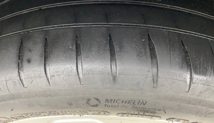 2018 Ford Ecosport TITANIUM + 1.5L DIESEL, Diesel, Manual, 1,32,410 km, Right Rear Tyre Tread