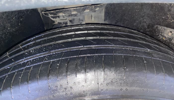 2021 Tata Safari XZA PLUS 6S, Diesel, Automatic, 68,063 km, Right Front Tyre Tread