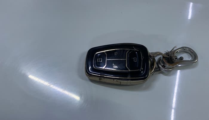 2021 Tata Safari XZA PLUS 6S, Diesel, Automatic, 68,063 km, Key Close Up