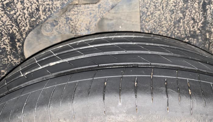 2021 Tata Safari XZA PLUS 6S, Diesel, Automatic, 68,063 km, Left Rear Tyre Tread