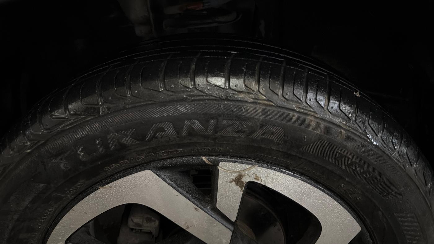2022 Nissan MAGNITE XV AMT, Petrol, Automatic, 80,226 km, Left Front Tyre Tread