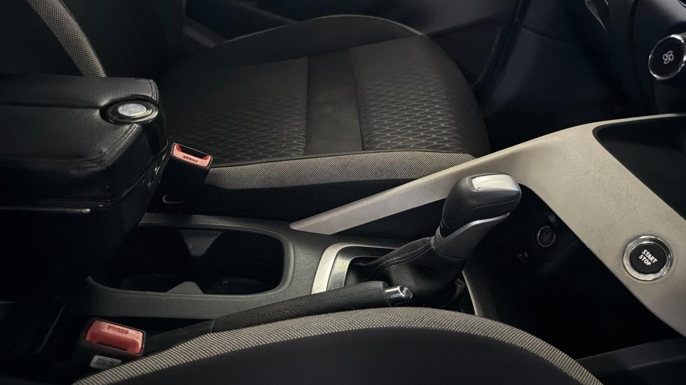 2022 Nissan MAGNITE XV AMT, Petrol, Automatic, 80,226 km, Gear Lever