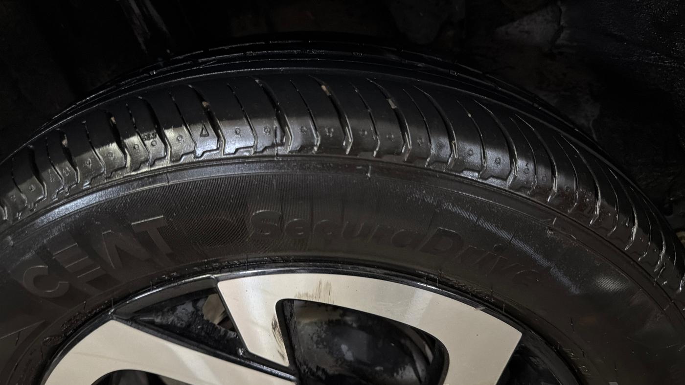 2022 Nissan MAGNITE XV AMT, Petrol, Automatic, 80,226 km, Right Rear Tyre Tread