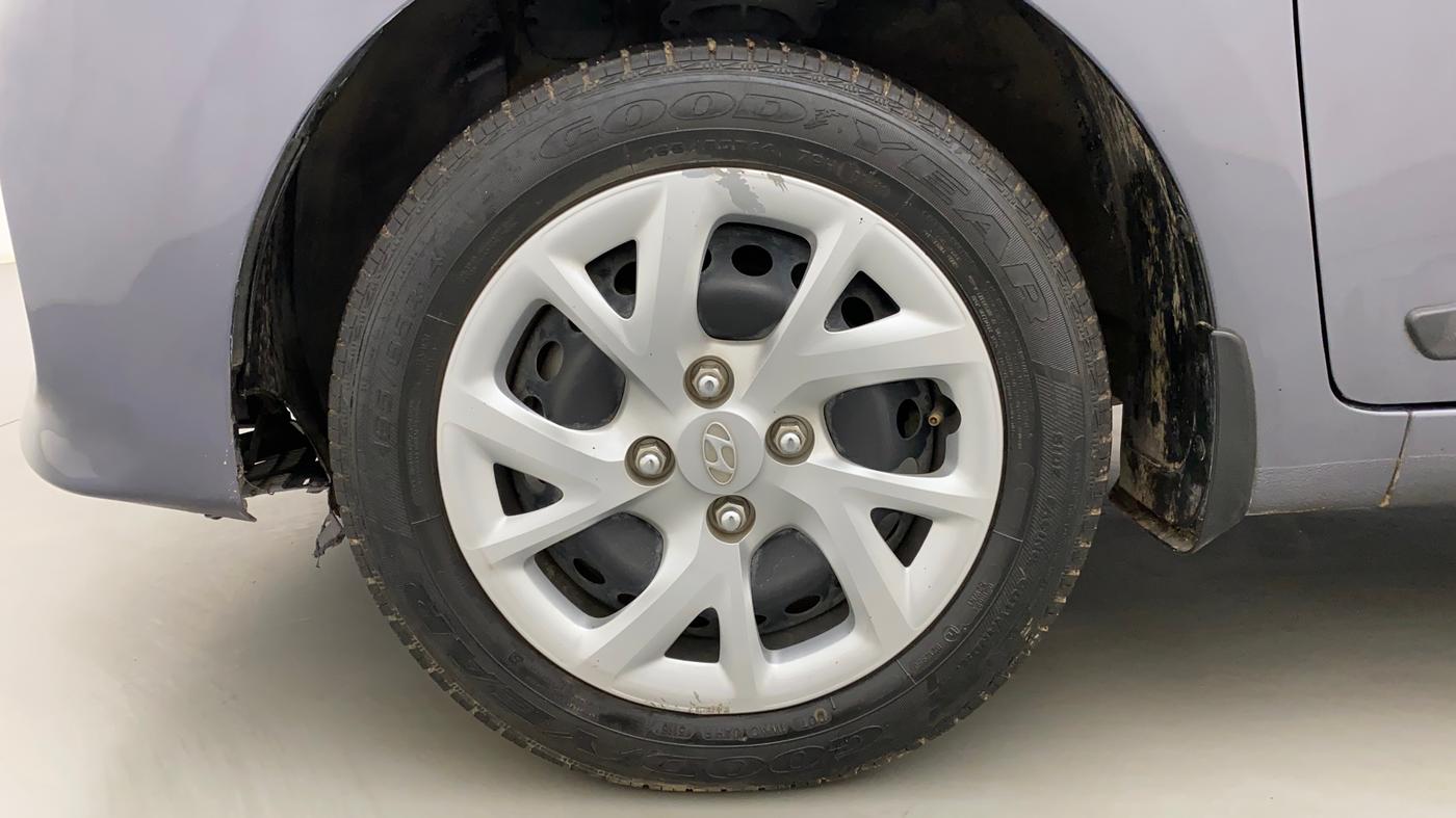 2017 Hyundai Grand i10 SPORTZ (O) 1.2 KAPPA VTVT, Petrol, Manual, 30,453 km, Left Front Wheel