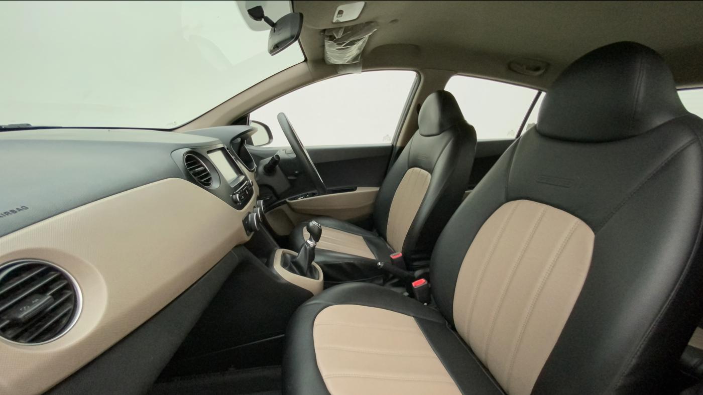2017 Hyundai Grand i10 SPORTZ (O) 1.2 KAPPA VTVT, Petrol, Manual, 30,453 km, Right Side Front Door Cabin