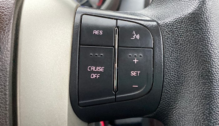 2015 Mahindra XUV500 W6 4X2, Diesel, Manual, 77,326 km, Adaptive Cruise Control