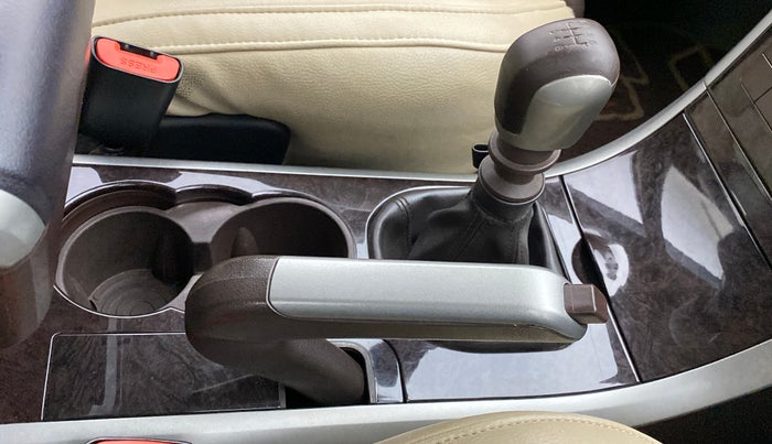2015 Mahindra XUV500 W6 4X2, Diesel, Manual, 77,326 km, Gear Lever