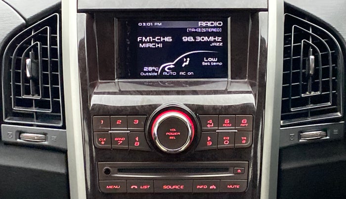 2015 Mahindra XUV500 W6 4X2, Diesel, Manual, 77,326 km, Infotainment System