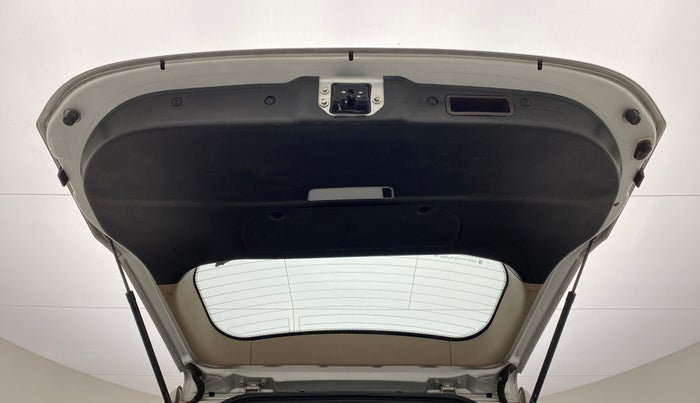 2015 Mahindra XUV500 W6 4X2, Diesel, Manual, 77,326 km, Boot Door Open
