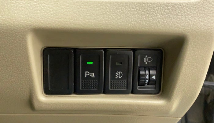 2016 Maruti Ciaz ZXI AT, Petrol, Automatic, 83,055 km, Dashboard - Headlight height adjustment not working