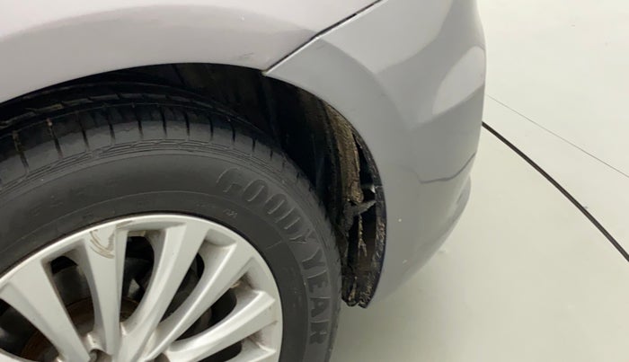 2016 Maruti Ciaz ZXI AT, Petrol, Automatic, 83,055 km, Right fender - Lining loose