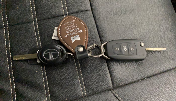 2022 Tata Tiago XZA PLUS PETROL, Petrol, Automatic, 22,189 km, Key Close Up
