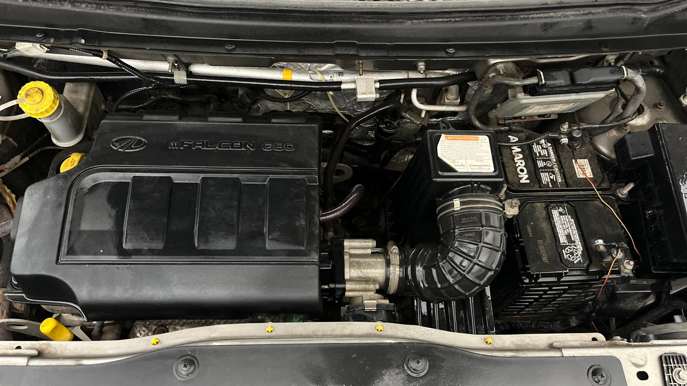 2017 Mahindra Kuv100 K6 PLUS 6 STR, Petrol, Manual, 40,077 km, Engine View