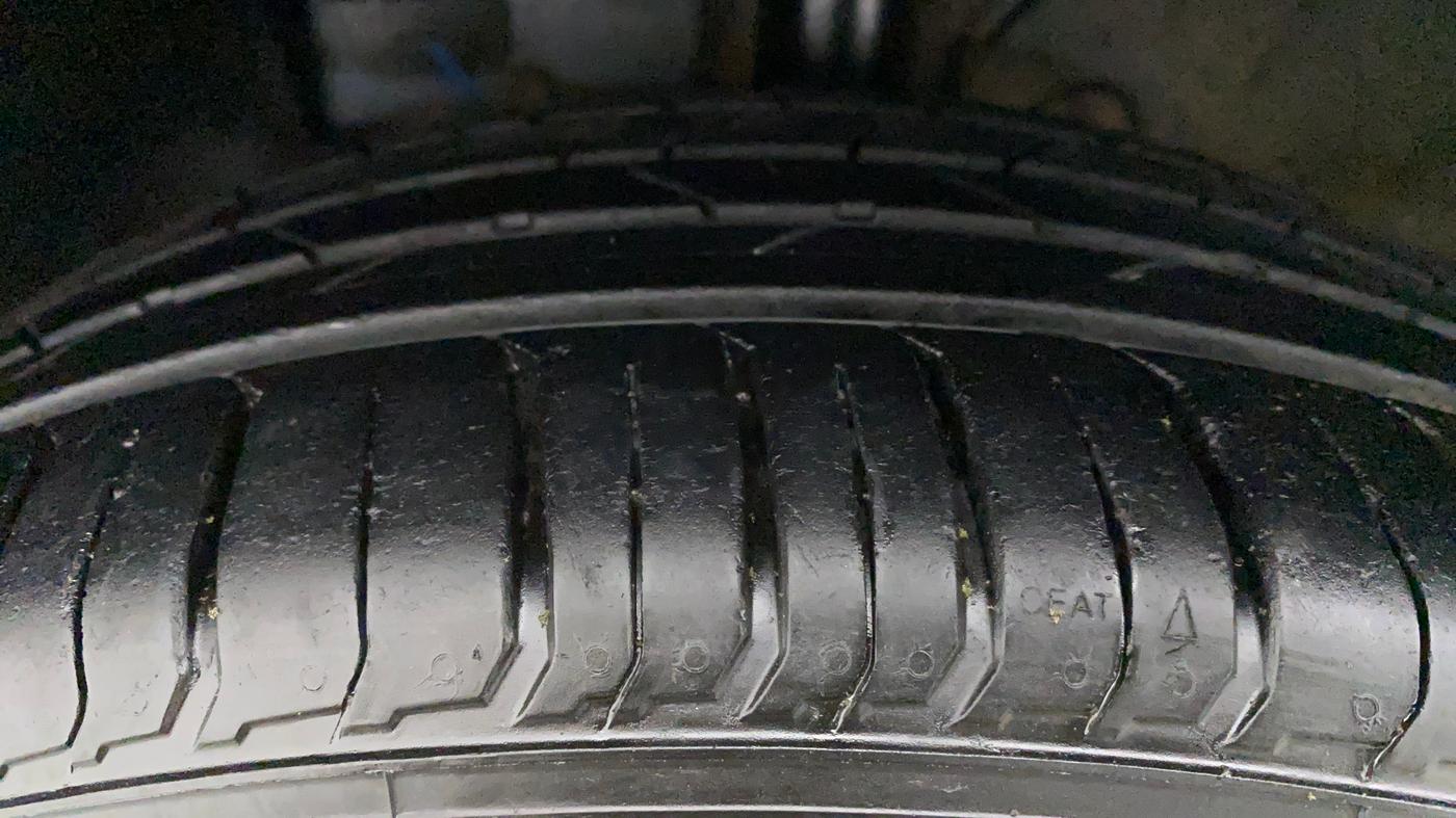 2021 Hyundai VENUE SX PLUS 1.0 TURBO DCT, Petrol, Automatic, 15,003 km, Left Front Tyre Tread