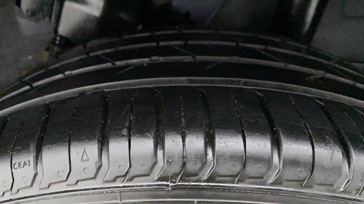 2021 Hyundai VENUE SX PLUS 1.0 TURBO DCT, Petrol, Automatic, 15,003 km, Left Rear Tyre Tread