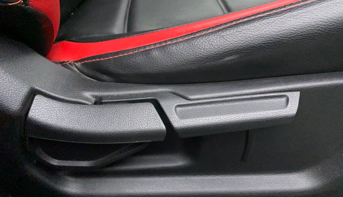 2021 Hyundai VENUE SX PLUS 1.0 TURBO DCT, Petrol, Automatic, 15,003 km, Driver Side Adjustment Panel