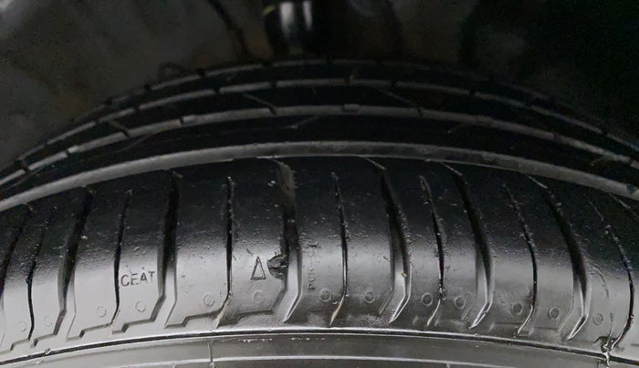 2021 Hyundai VENUE SX PLUS 1.0 TURBO DCT, Petrol, Automatic, 15,003 km, Right Front Tyre Tread