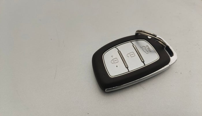 2015 Hyundai Elite i20 SPORTZ 1.2, Petrol, Manual, 1,20,332 km, Key Close Up