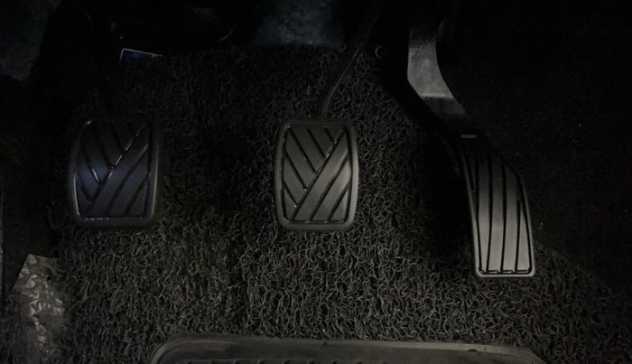 2022 Maruti S Cross ZETA 1.5, Petrol, Manual, 17,273 km, Pedals