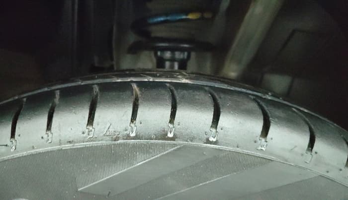 2019 Renault TRIBER RXZ, Petrol, Manual, 75,895 km, Right Front Tyre Tread