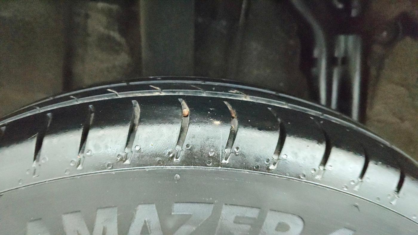2019 Renault TRIBER RXZ, Petrol, Manual, 75,895 km, Right Rear Tyre Tread