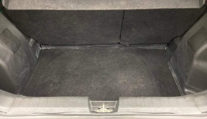 2016 Maruti Baleno ZETA 1.2 K12, Petrol, Manual, 41,176 km, Boot Inside