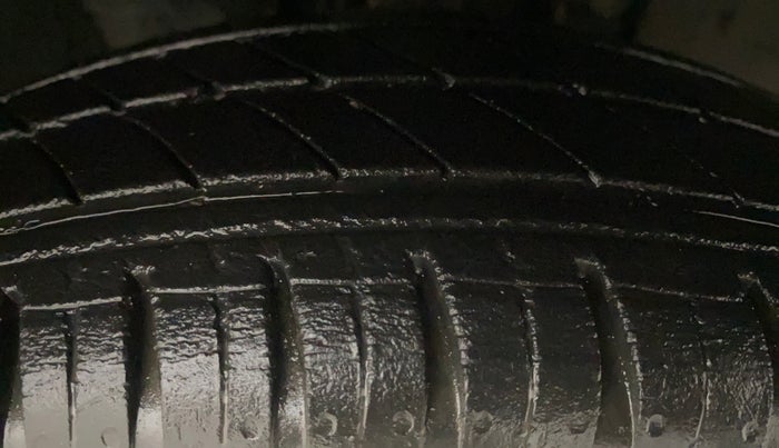 2021 Renault Kwid RXL, Petrol, Manual, 29,042 km, Right Front Tyre Tread