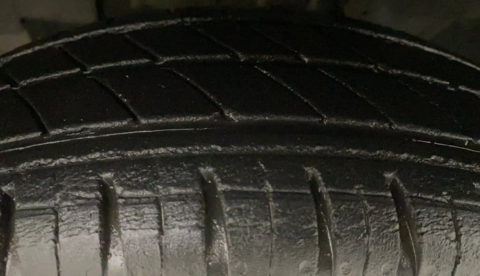 2021 Renault Kwid RXL, Petrol, Manual, 29,042 km, Left Front Tyre Tread