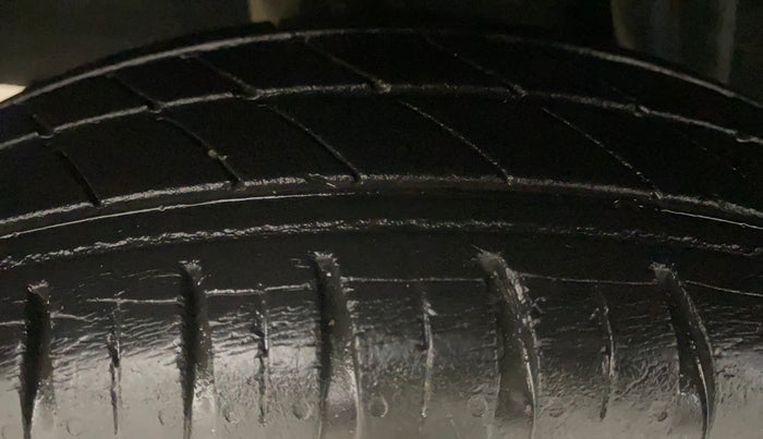 2021 Renault Kwid RXL, Petrol, Manual, 29,042 km, Right Rear Tyre Tread