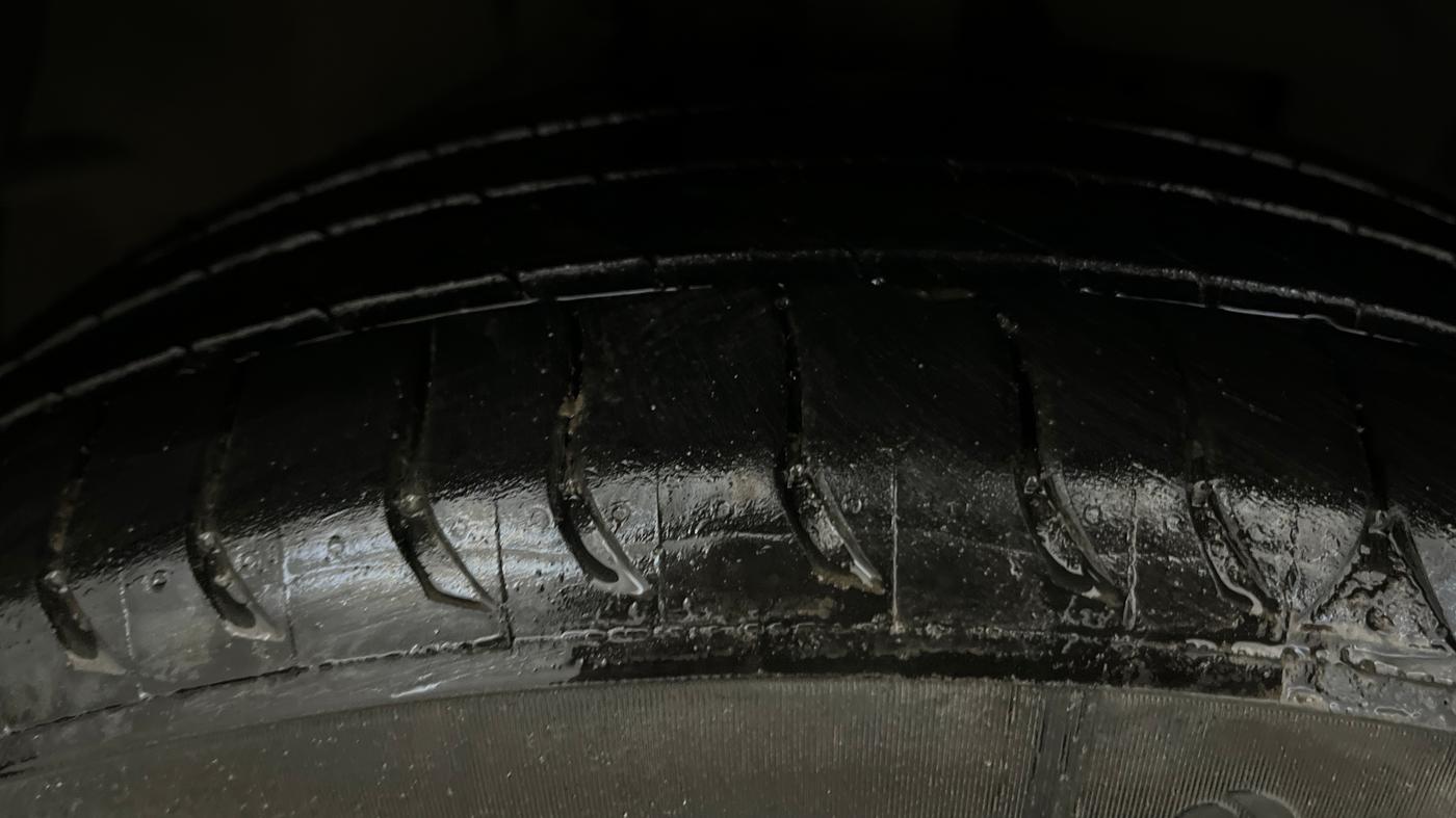 2019 Ford Ecosport TITANIUM + 1.5L PETROL AT, Petrol, Automatic, 34,019 km, Right Front Tyre Tread