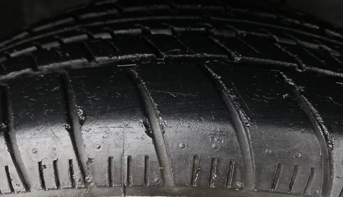 2012 Maruti Ritz ZXI, Petrol, Manual, 44,660 km, Right Front Tyre Tread