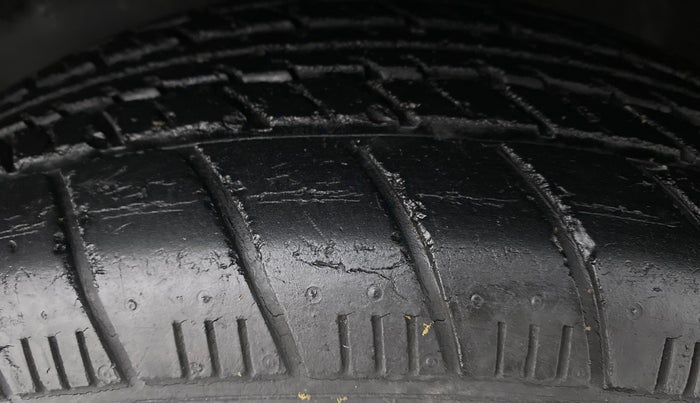 2012 Maruti Ritz ZXI, Petrol, Manual, 44,660 km, Left Front Tyre Tread
