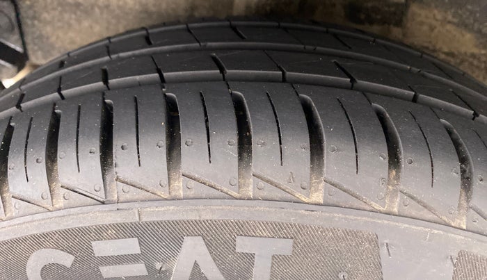 2021 Hyundai GRAND I10 NIOS SPORTZ 1.2 AT, Petrol, Automatic, 2,015 km, Right Rear Tyre Tread