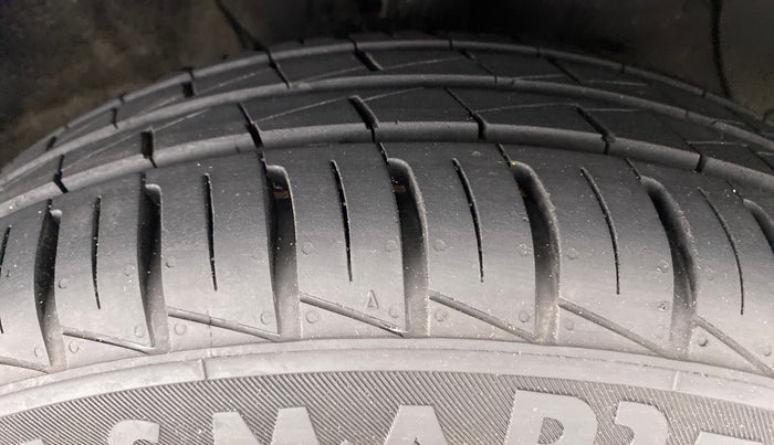 2021 Hyundai GRAND I10 NIOS SPORTZ 1.2 AT, Petrol, Automatic, 2,015 km, Right Front Tyre Tread