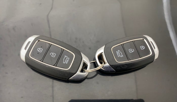 2018 Hyundai Verna 1.6 VTVT SX (O) AT, Petrol, Automatic, 55,391 km, Key Close Up