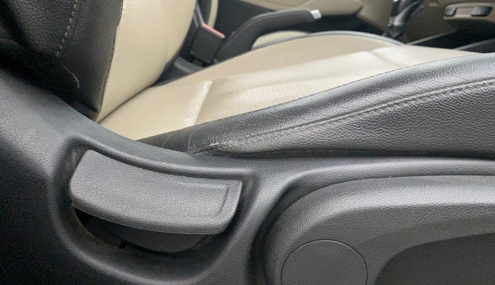 2018 Hyundai Verna 1.6 VTVT SX (O) AT, Petrol, Automatic, 55,391 km, Driver Side Adjustment Panel