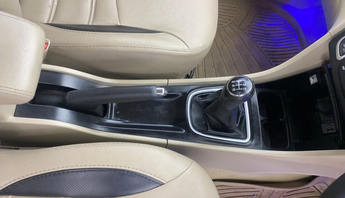 2017 Maruti Ciaz ZETA 1.4  MT PETROL, CNG, Manual, 63,310 km, Gear Lever