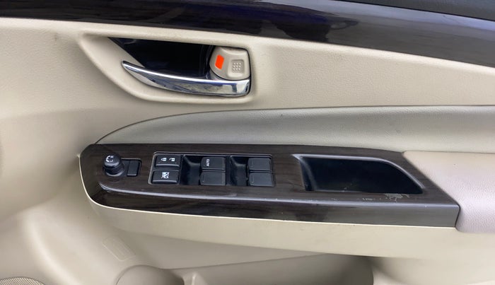2017 Maruti Ciaz ZETA 1.4  MT PETROL, CNG, Manual, 63,310 km, Driver Side Door Panels Control