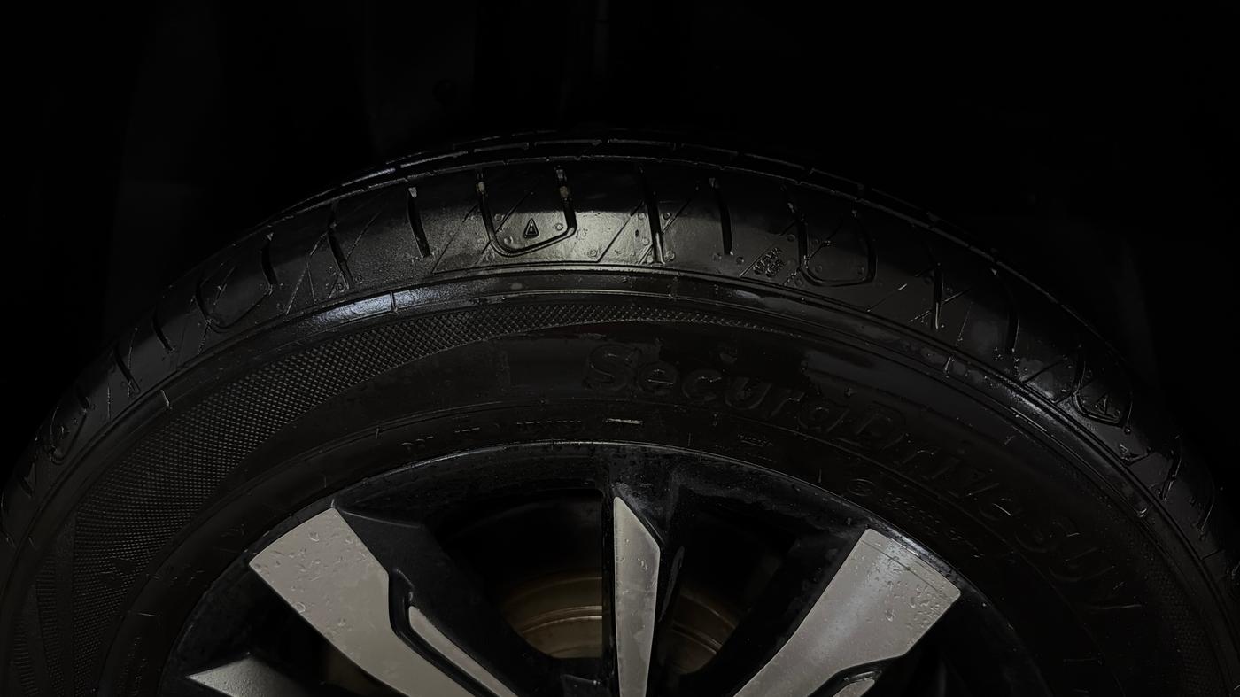 2020 MG HECTOR SHARP 1.5 DCT PETROL, Petrol, Automatic, 73,196 km, Right Rear Tyre Tread