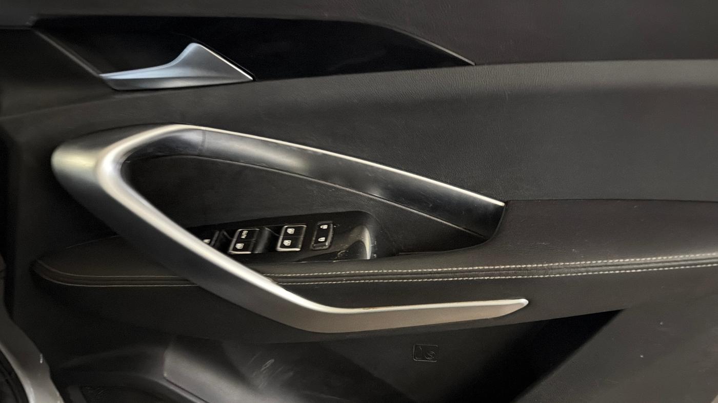 2020 MG HECTOR SHARP 1.5 DCT PETROL, Petrol, Automatic, 73,196 km, Driver Side Door Panels Control