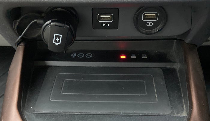 2020 Hyundai AURA SX PLUS 1.2 AMT, Petrol, Automatic, 39,886 km, Wireless Charger