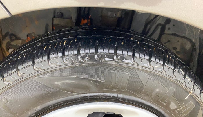 2016 Datsun Redi Go T (O), Petrol, Manual, 86,474 km, Left Front Tyre Tread