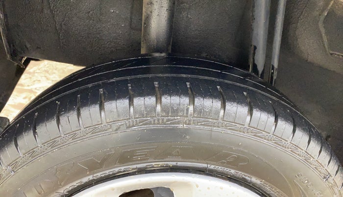 2016 Datsun Redi Go T (O), Petrol, Manual, 86,474 km, Right Rear Tyre Tread