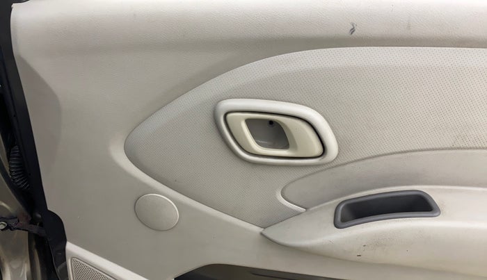 2016 Datsun Redi Go T (O), Petrol, Manual, 86,474 km, Driver Side Door Panels Control